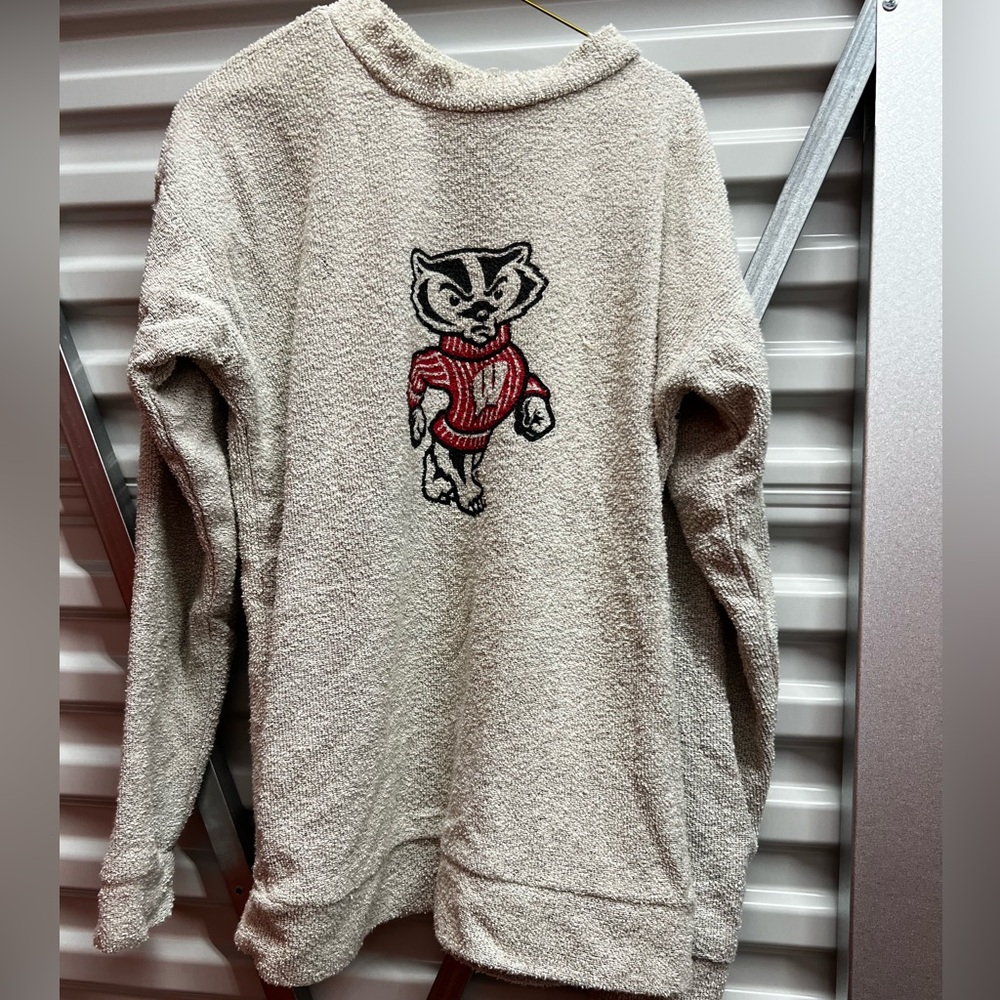Woolly threads crew neck sweatshirt — UW Madison Badgers